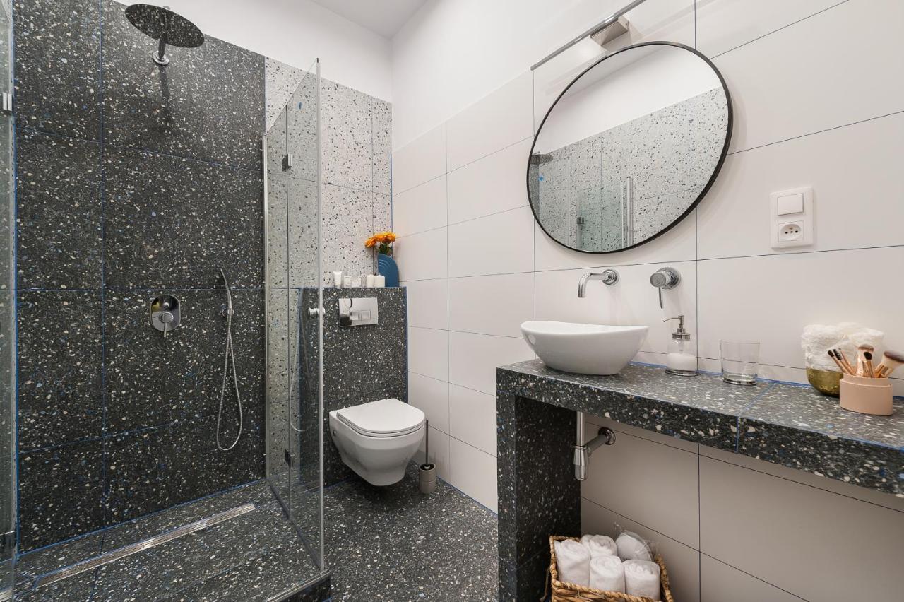 Luxury Spa Apartment Old Town Cracovia Esterno foto